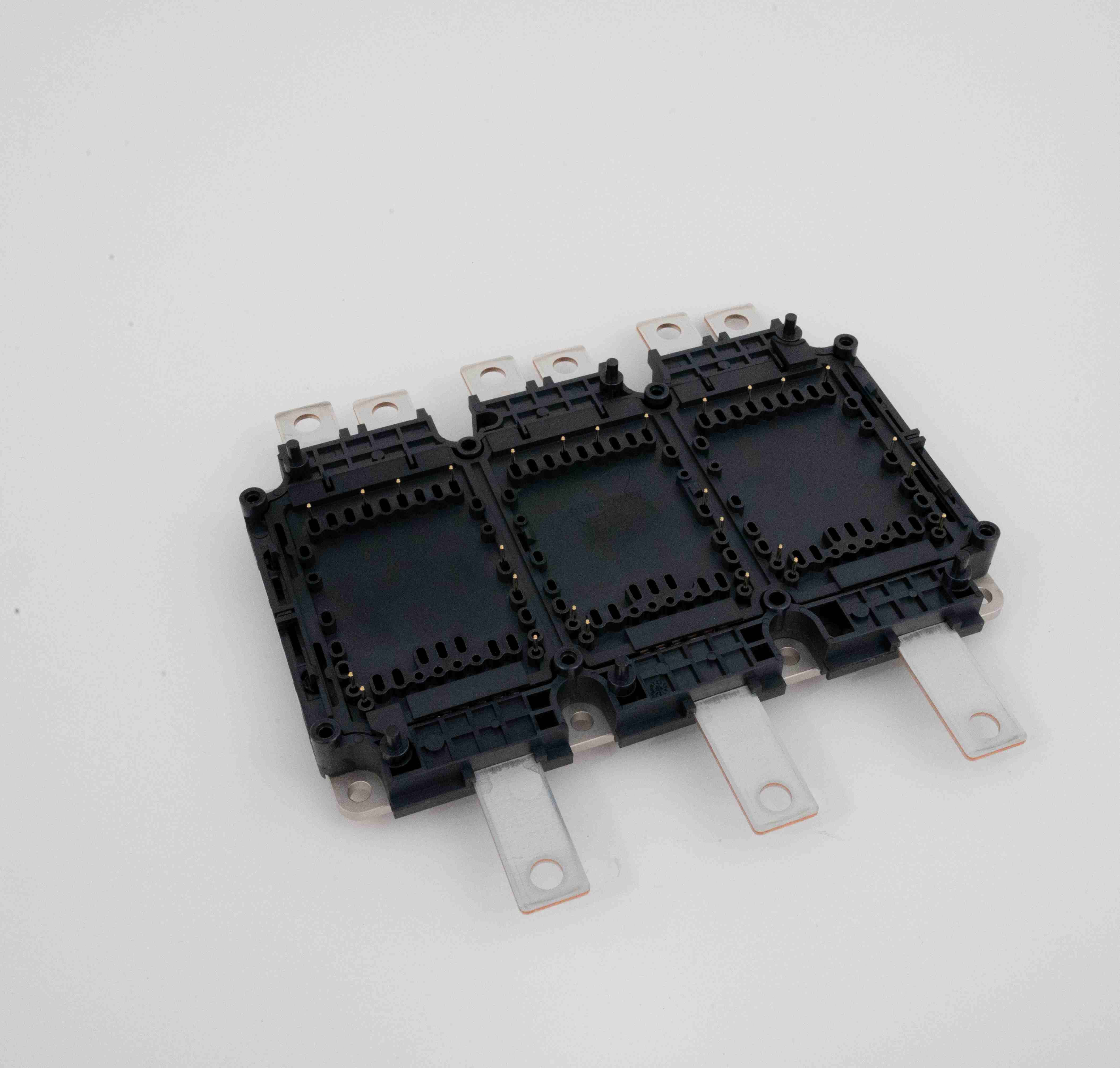 MD24HTL120P12HLT  1200V/2.40mΩ  6 in one-package